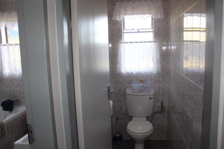 5 Bedroom Property for Sale in Deneysville Free State